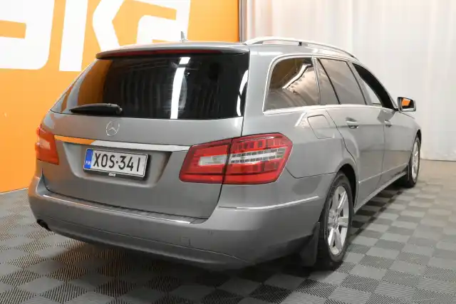 Harmaa Farmari, Mercedes-Benz E – XOS-341