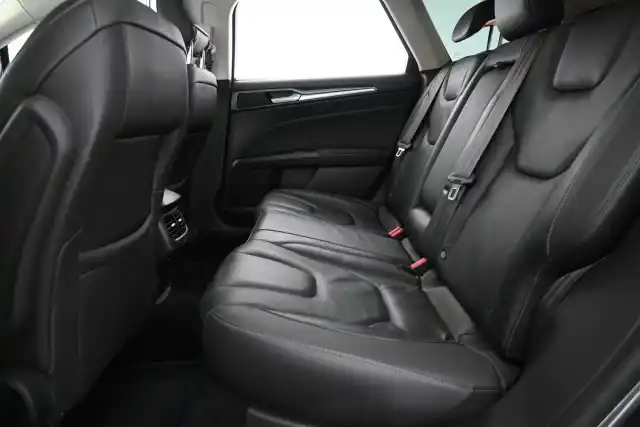Harmaa Farmari, Ford Mondeo – XOS-386