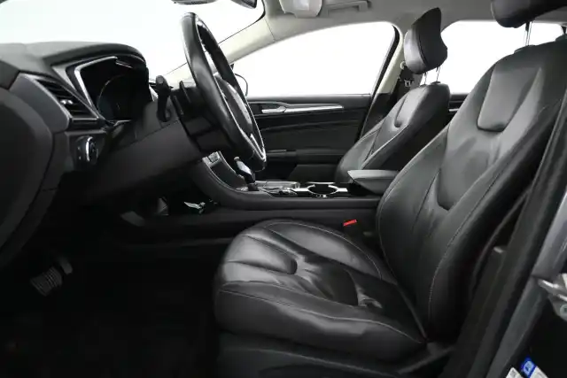 Harmaa Farmari, Ford Mondeo – XOS-386