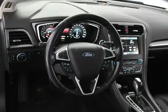 Harmaa Farmari, Ford Mondeo – XOS-386