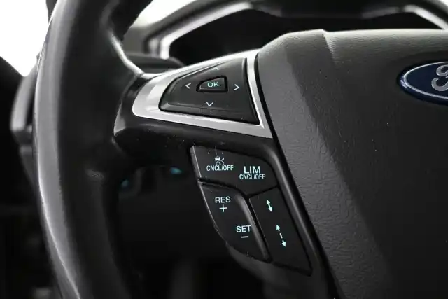 Harmaa Farmari, Ford Mondeo – XOS-386