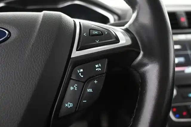 Harmaa Farmari, Ford Mondeo – XOS-386