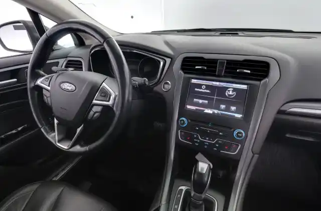 Harmaa Farmari, Ford Mondeo – XOS-386