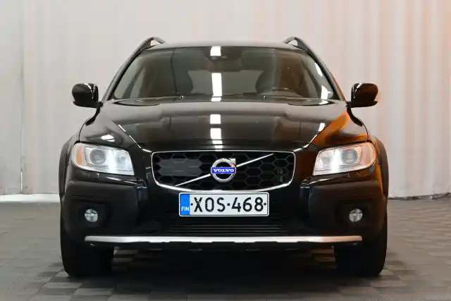 Musta Farmari, Volvo XC70 – XOS-468