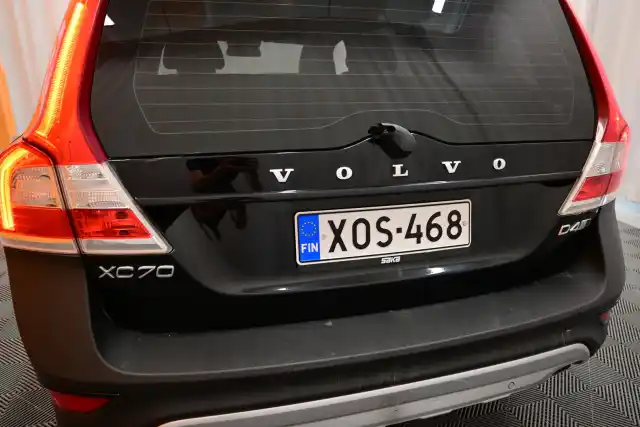 Musta Farmari, Volvo XC70 – XOS-468