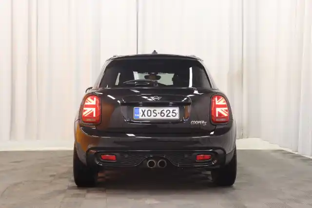 Musta Viistoperä, Mini COOPER S – XOS-625