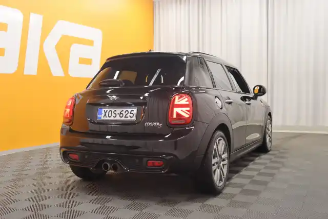 Musta Viistoperä, Mini COOPER S – XOS-625