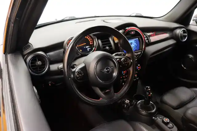 Musta Viistoperä, Mini COOPER S – XOS-625