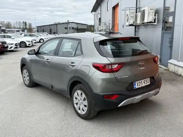 Vihreä Maastoauto, Kia Stonic – XOS-930