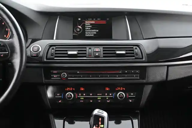 Ruskea Farmari, BMW 520 – XOT-285