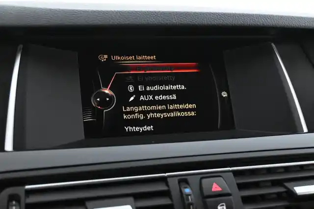 Ruskea Farmari, BMW 520 – XOT-285