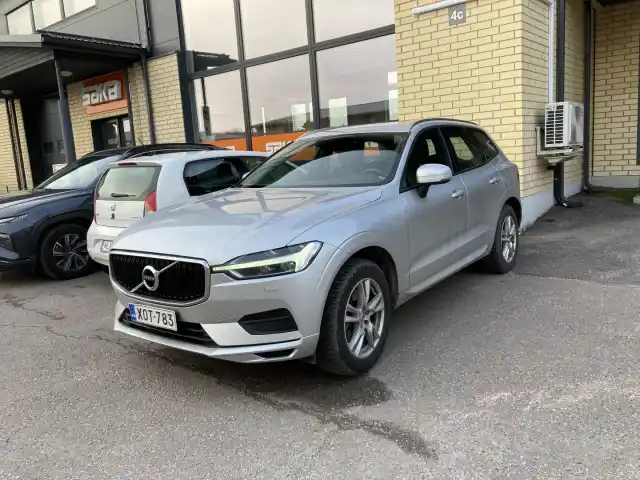 Harmaa Maastoauto, Volvo XC60 – XOT-783