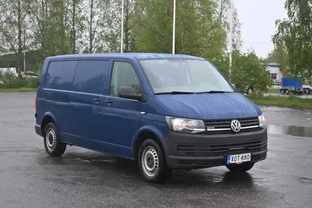 Sininen Pakettiauto, Volkswagen Transporter – XOT-880