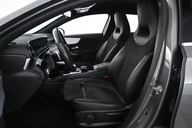 Harmaa Viistoperä, Mercedes-Benz A – XOV-579