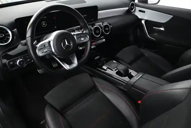 Harmaa Viistoperä, Mercedes-Benz A – XOV-579