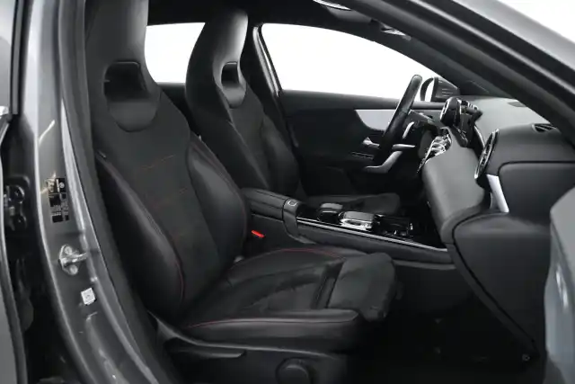 Harmaa Viistoperä, Mercedes-Benz A – XOV-579