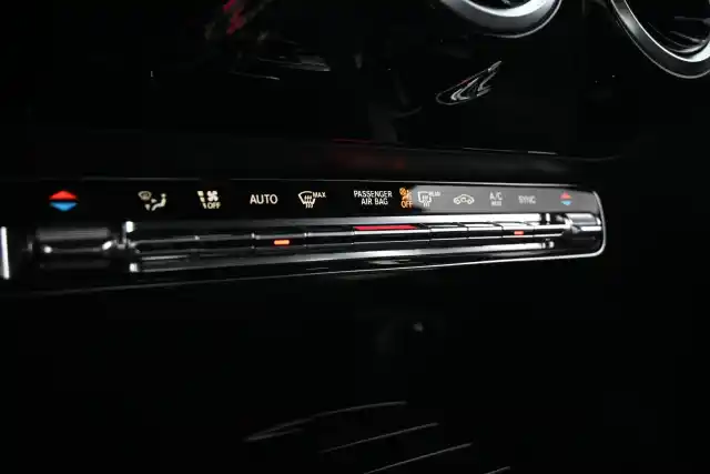 Harmaa Viistoperä, Mercedes-Benz A – XOV-579