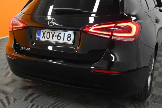 Musta Viistoperä, Mercedes-Benz A – XOV-618