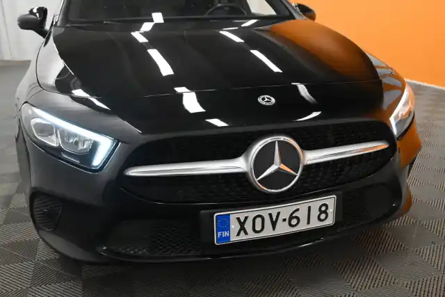 Musta Viistoperä, Mercedes-Benz A – XOV-618