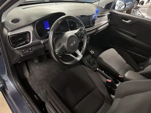 Sininen Viistoperä, Kia Rio – XOV-769