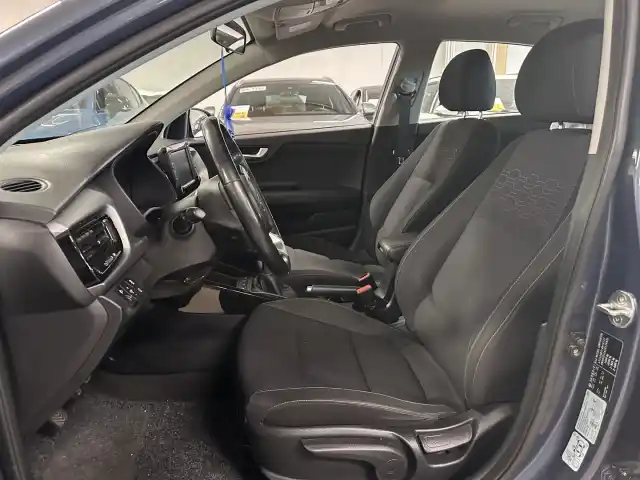 Sininen Viistoperä, Kia Rio – XOV-769