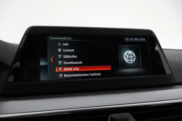 Musta Sedan, BMW 520 – XOX-526