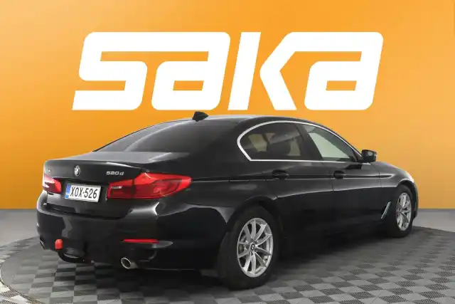 Musta Sedan, BMW 520 – XOX-526