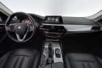 Musta Sedan, BMW 520 – XOX-526, kuva 9