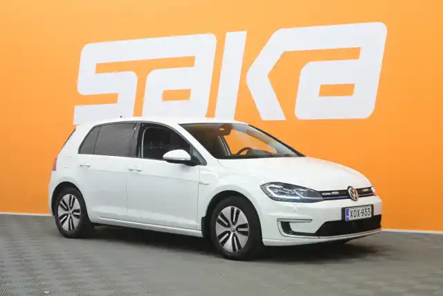 Valkoinen Viistoperä, Volkswagen Golf – XOX-933