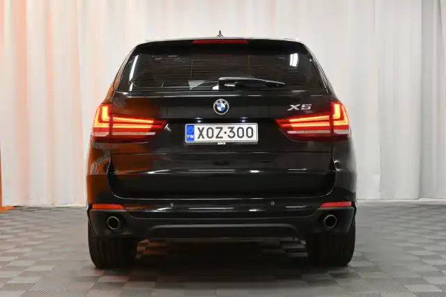 Musta Maastoauto, BMW X5 – XOZ-300