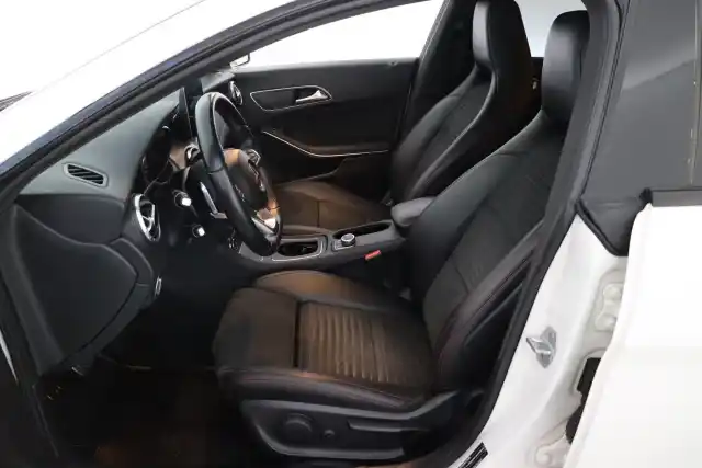 Valkoinen Coupe, Mercedes-Benz CLA – XPA-551