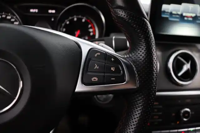 Valkoinen Coupe, Mercedes-Benz CLA – XPA-551