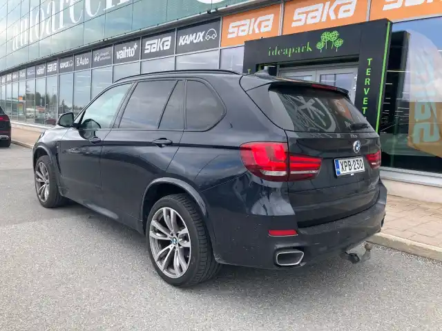 Musta Maastoauto, BMW X5 – XPB-230
