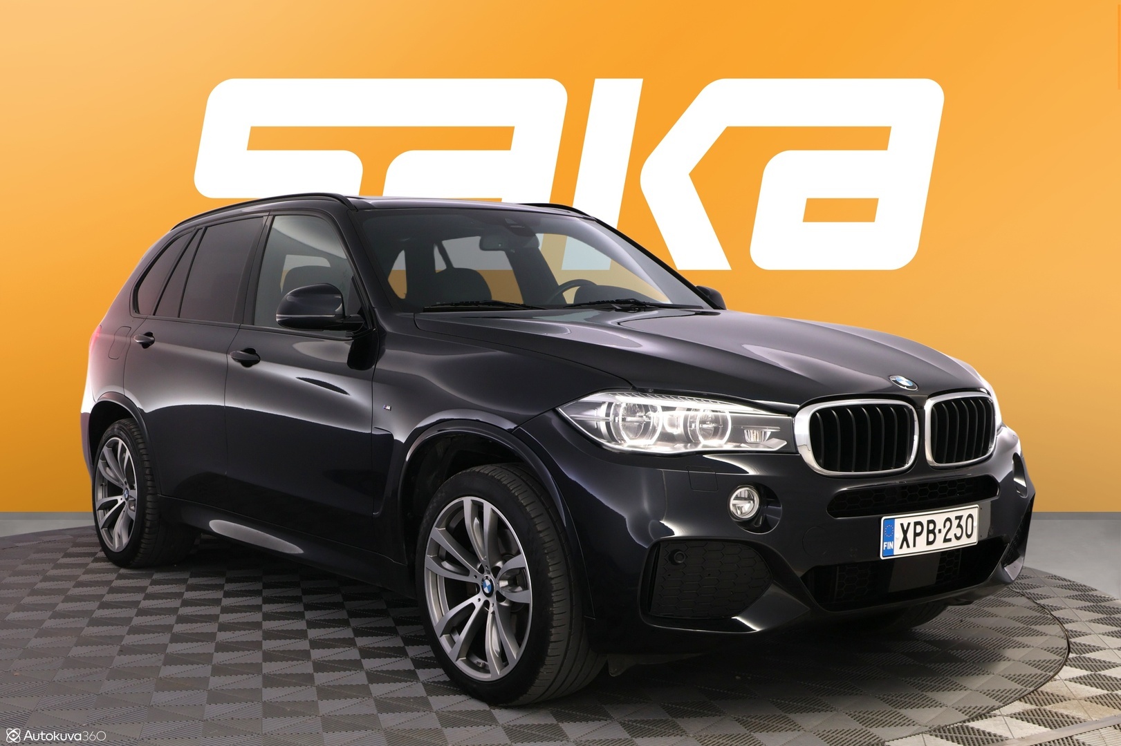 Musta Maastoauto, BMW X5 – XPB-230