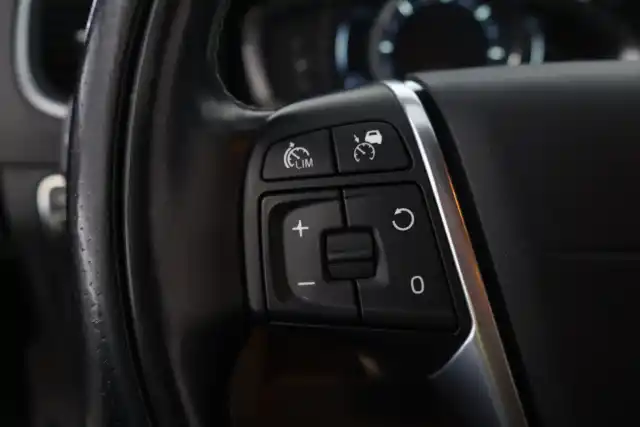 Musta Farmari, Volvo V60 – XPB-887