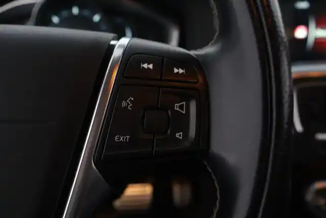 Musta Farmari, Volvo V60 – XPB-887