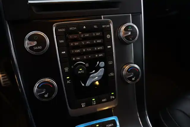 Musta Farmari, Volvo V60 – XPB-887