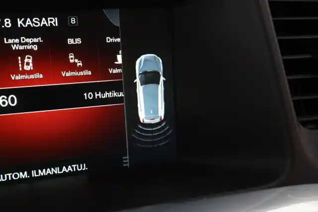 Musta Farmari, Volvo V60 – XPB-887