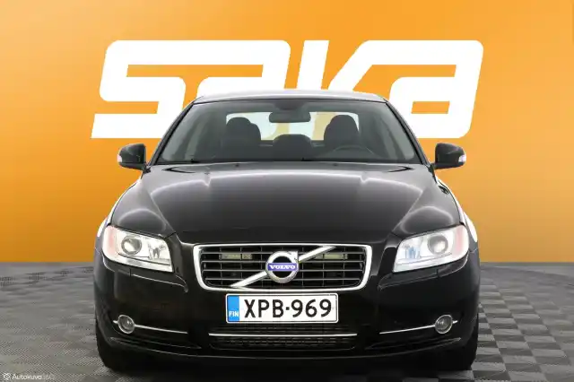 Musta Sedan, Volvo S80 – XPB-969