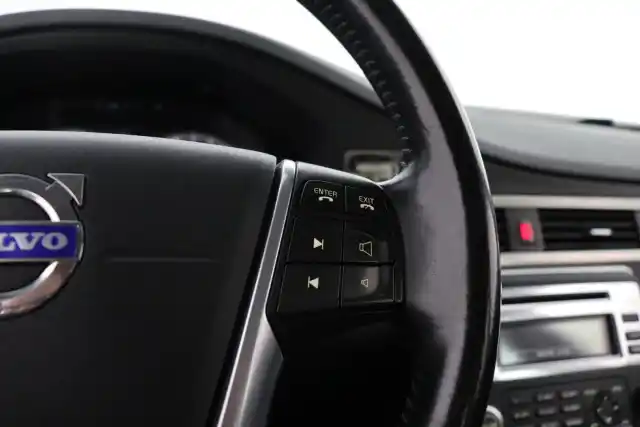 Musta Sedan, Volvo S80 – XPB-969