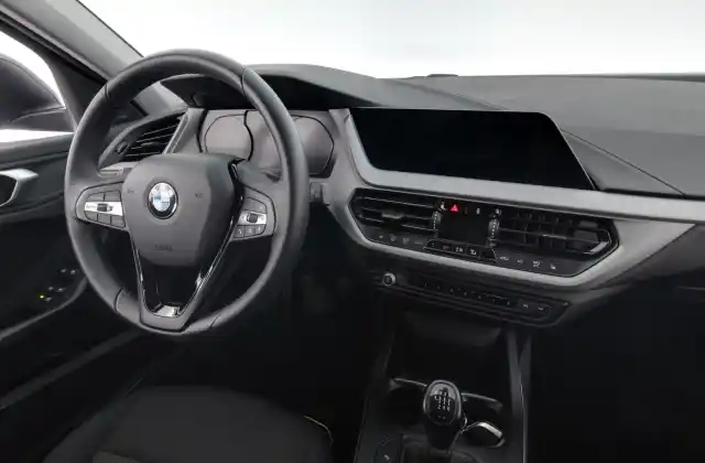 Musta Viistoperä, BMW 118 – XPC-573