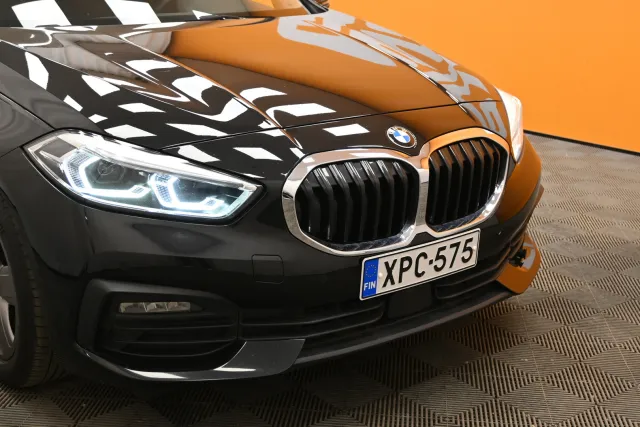 Musta Viistoperä, BMW 118 – XPC-575