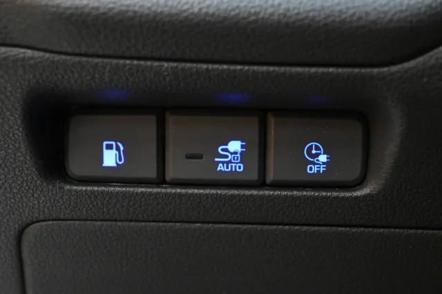 Valkoinen Viistoperä, Hyundai IONIQ plug-in – XPE-423
