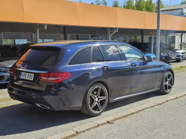 Sininen Farmari, Mercedes-Benz C – XPE-592
