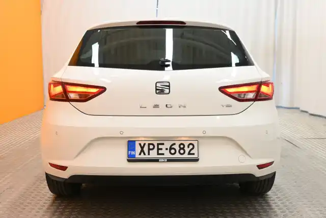 Valkoinen Farmari, Seat Leon – XPE-682