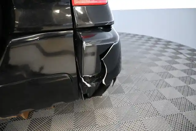 Musta Maastoauto, Toyota RAV4 – XPF-113