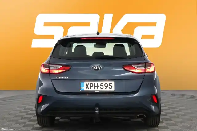 Sininen Viistoperä, Kia Ceed – XPH-595