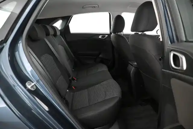 Sininen Viistoperä, Kia Ceed – XPH-595