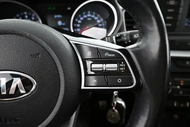 Sininen Viistoperä, Kia Ceed – XPH-595