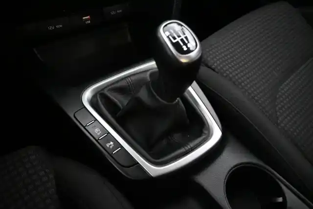 Sininen Viistoperä, Kia Ceed – XPH-595
